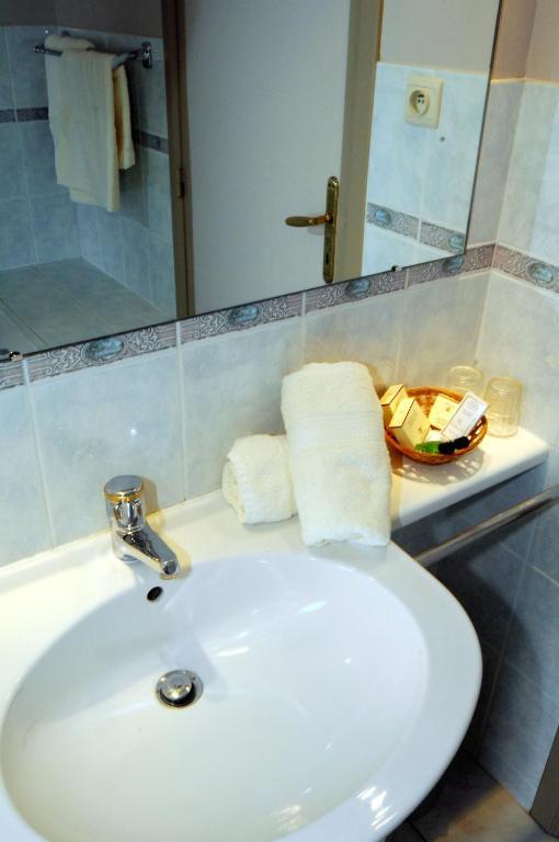 Hotel Le Saint Loup ガンブルー 部屋 写真